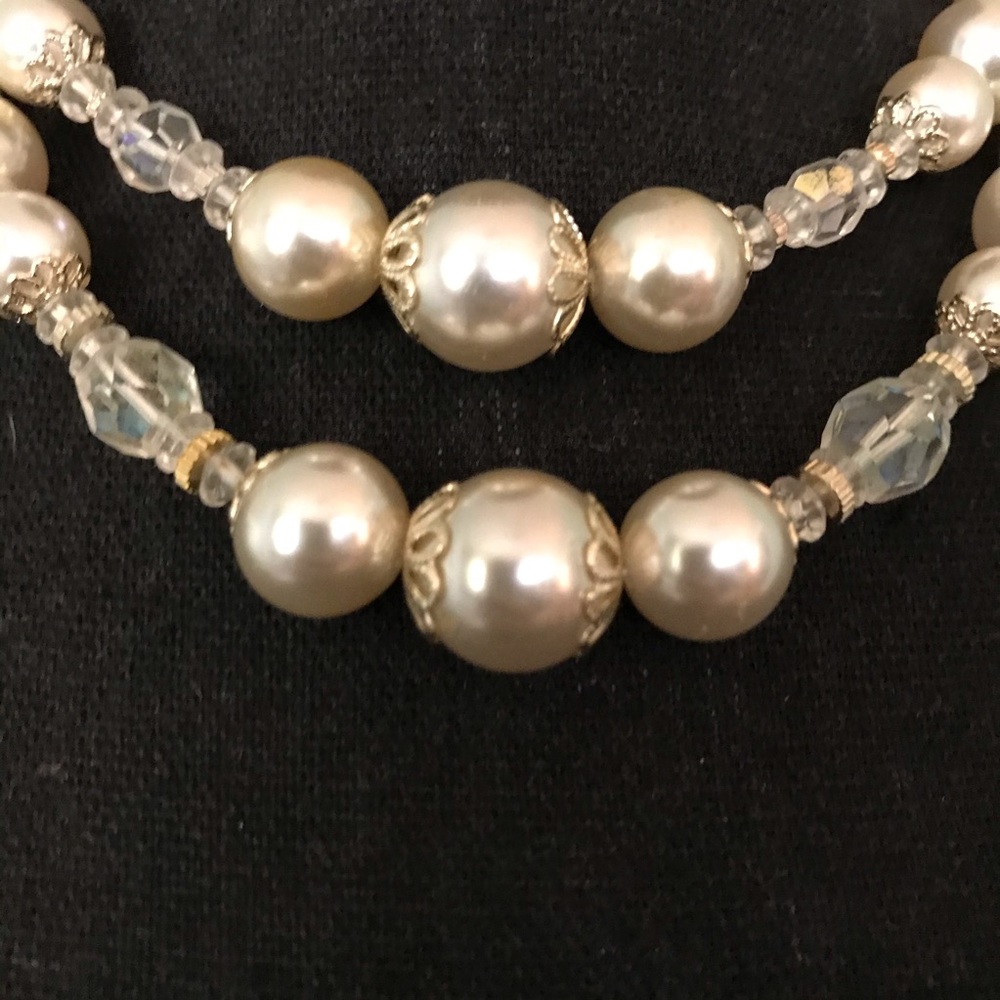 Vintage Faux Pearl necklace - Picture 2 of 3